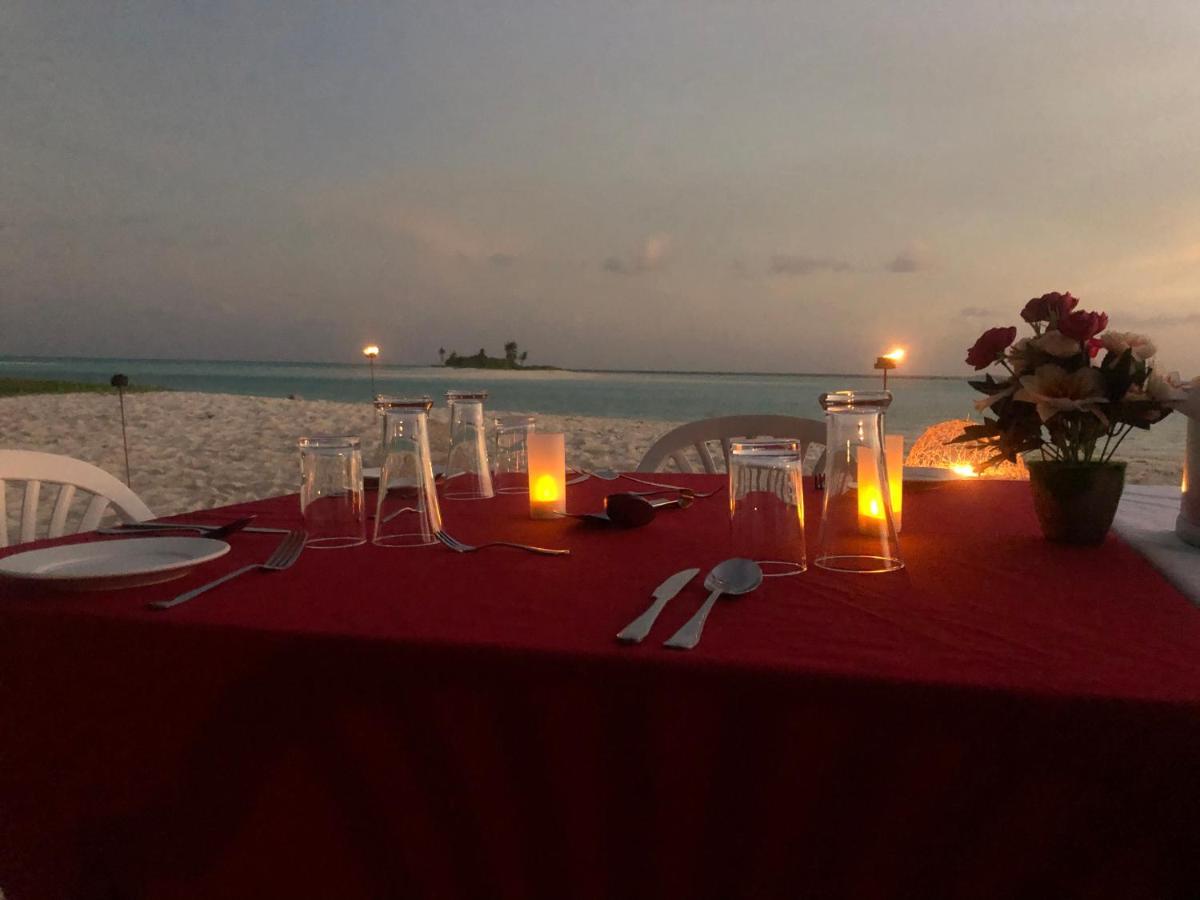 Royal Reef Stay Mathiveri Buitenkant foto